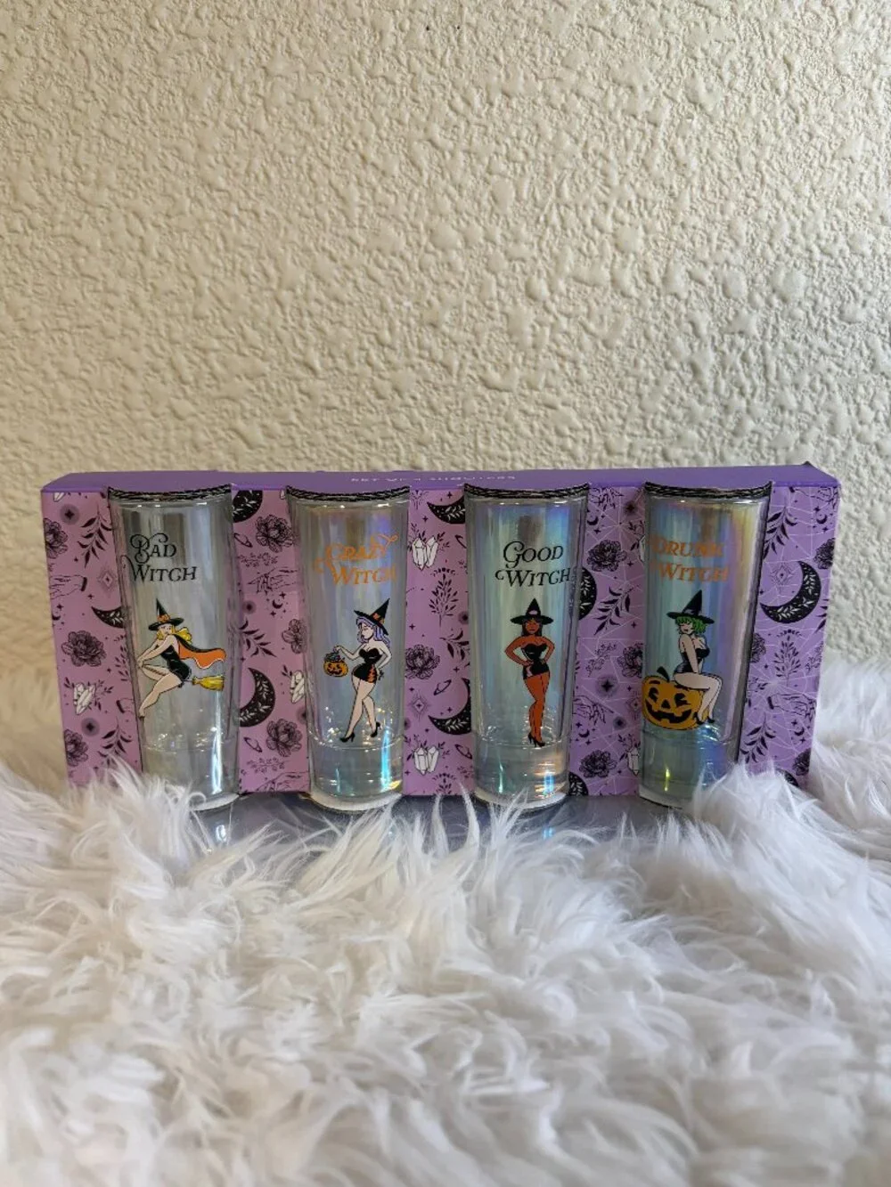 Halloween Pinup Witch Shot Glasses 4 Pc Iridescent Novelty Barware Set NWT